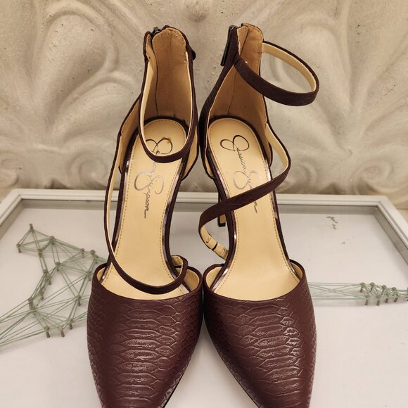 Jessica Simpson "Piepper" Cross strap pumps. NWOT. Size 10 - Picture 4 of 8